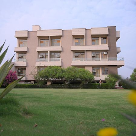 The Govindam Resort Vrindāvan Buitenkant foto