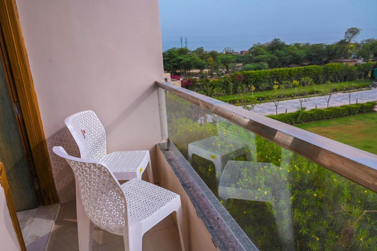 The Govindam Resort Vrindāvan Buitenkant foto