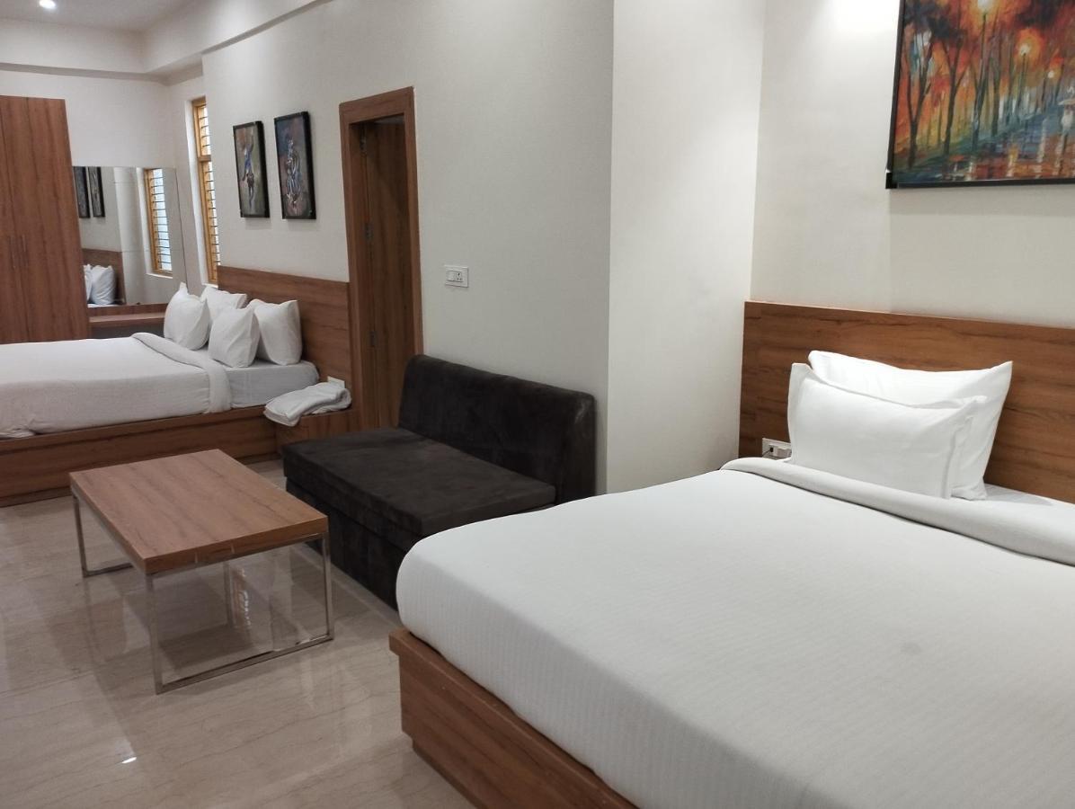 The Govindam Resort Vrindāvan Buitenkant foto