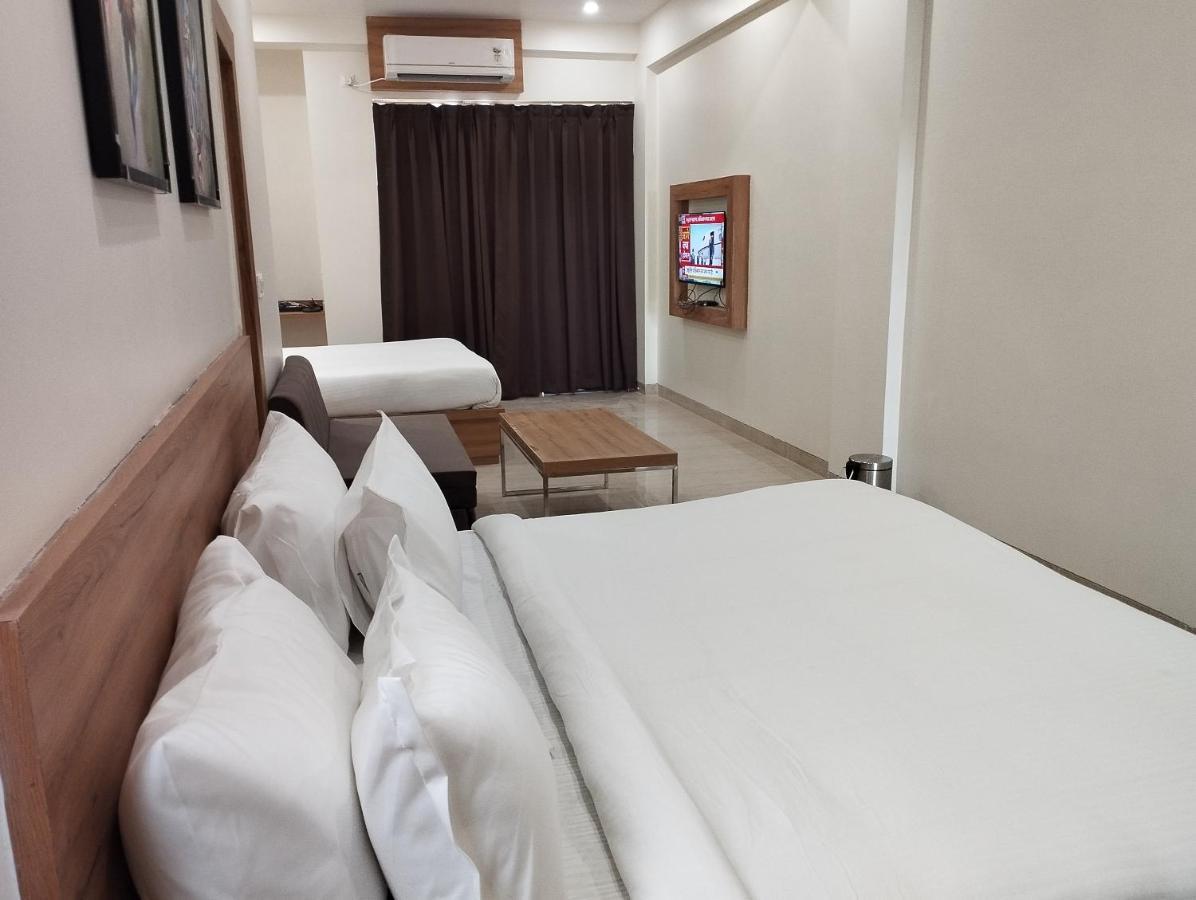 The Govindam Resort Vrindāvan Buitenkant foto